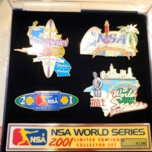 2001 World Series pin collectors set